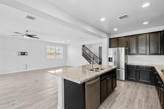 Building Photo - 130 N Bay Dr