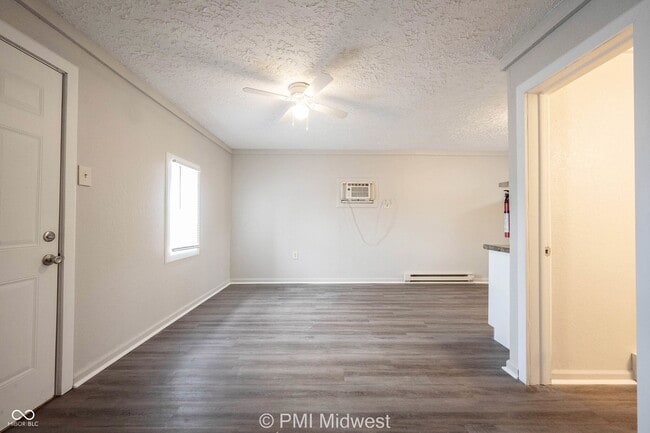 Building Photo - 2142 W US Hwy 40