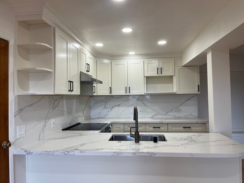 Kitchen - 139 Ripley St