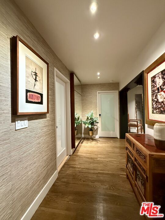 Building Photo - 2066 Glencoe Way