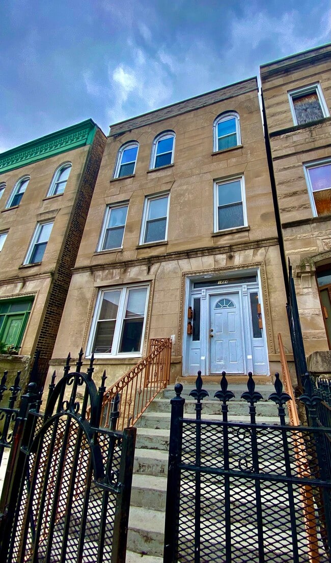 Building Photo - 1444 N Talman Ave