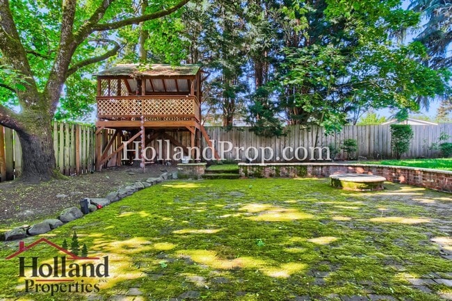Building Photo - 3 Bedroom home in Aloha