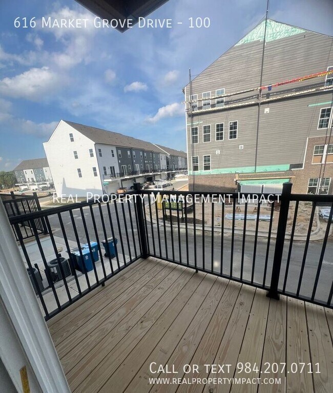 Building Photo - 616 Mkt Grv Dr