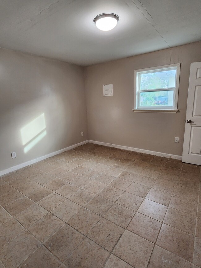 Building Photo - 2600 Countiss Dr