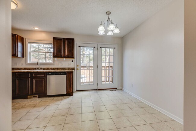 Building Photo - Now Available | 2 Bedroom 2.5 Bath | Bristol, TN