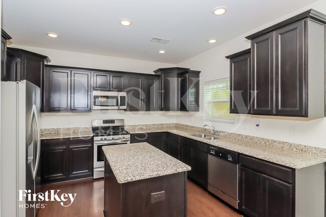 Building Photo - 114 Emperors Trl