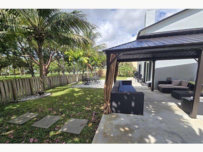 Building Photo - 14740 SW 108th Terrace