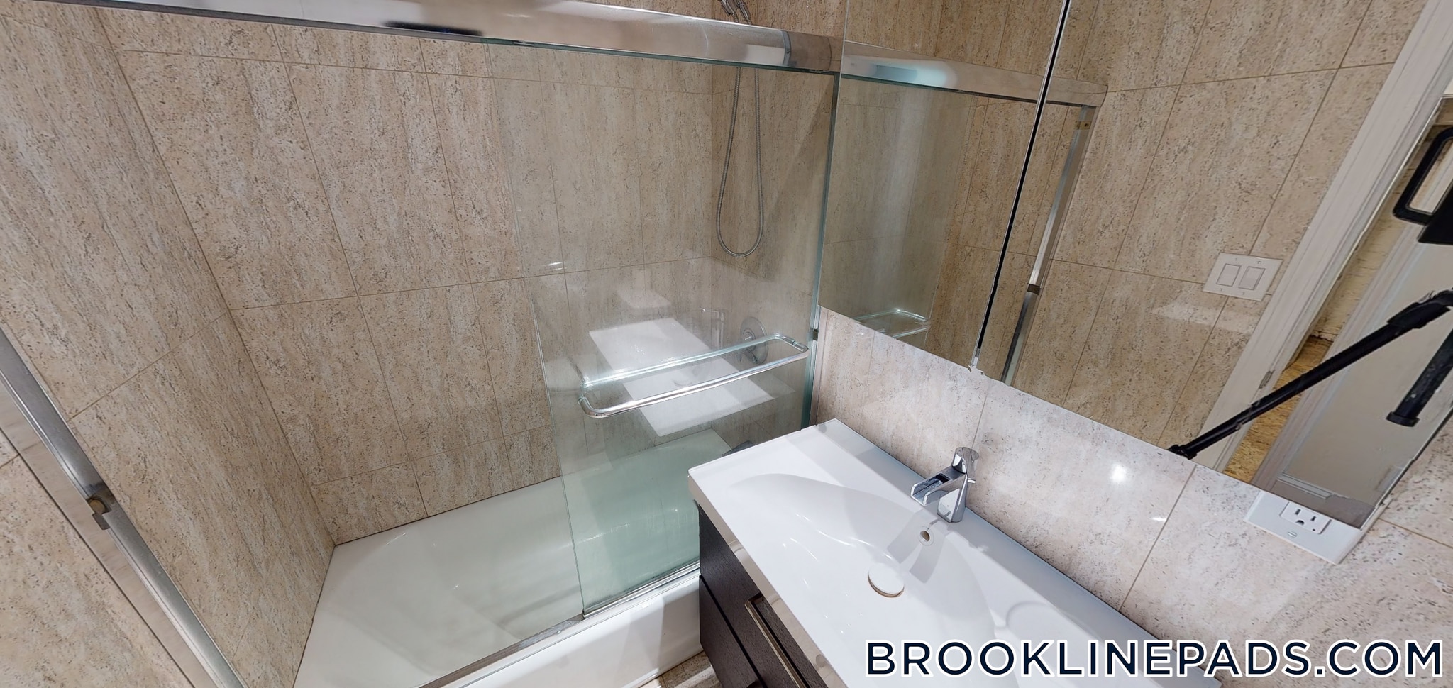 Building Photo - 69 Babcock St