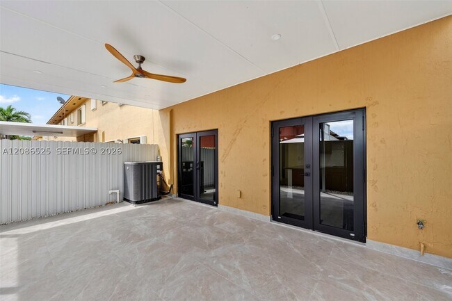 Building Photo - 11115 W Okeechobee Rd