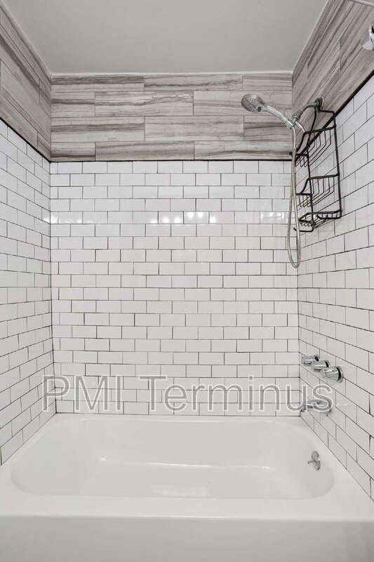 Building Photo - 2721 St Augustine Trail SE