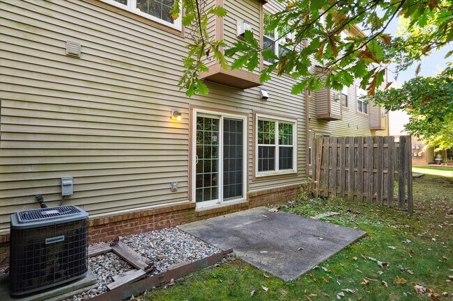 Building Photo - 2817 Barclay Way