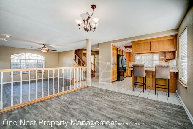Building Photo - 3 br, 2.5 bath House - 4947 Hemlock Street