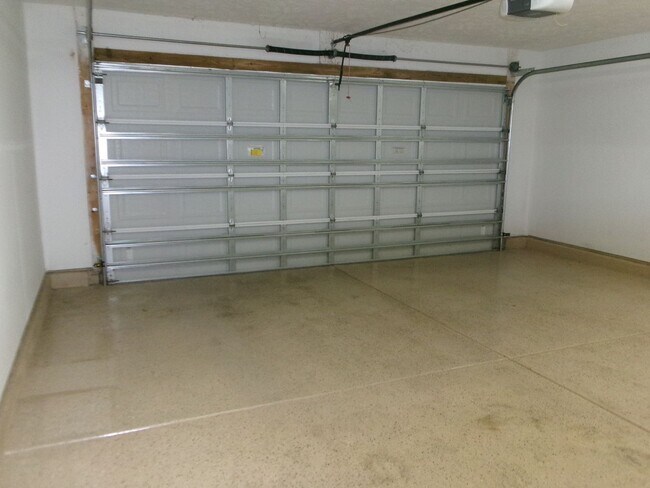 Building Photo - 4659 E Walkerton Rd
