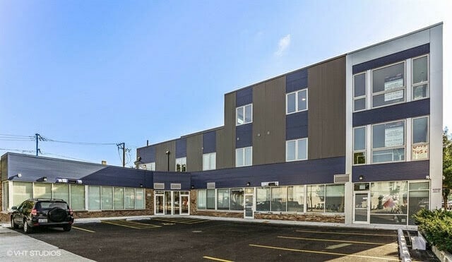 Building Photo - 3620 W Irving Park Rd