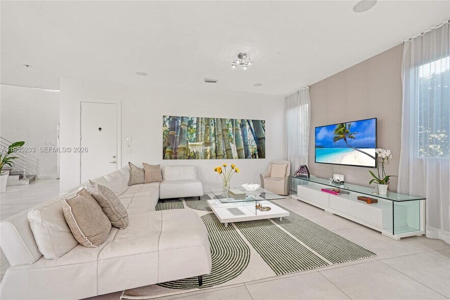 Building Photo - 7515 NW 99th Ave