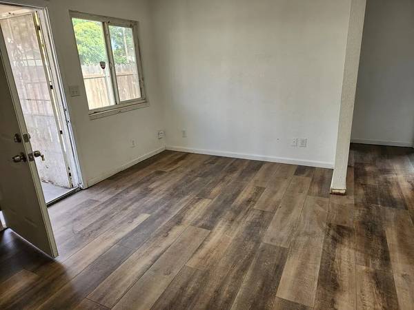 Building Photo - 116 Baker Way