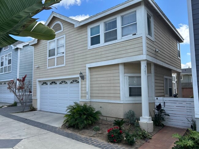 Building Photo - 4545 W 171st St