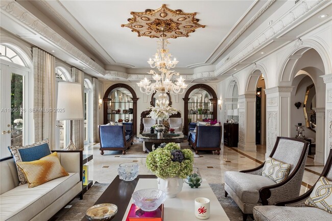 Building Photo - 5801 Pine Tree Dr