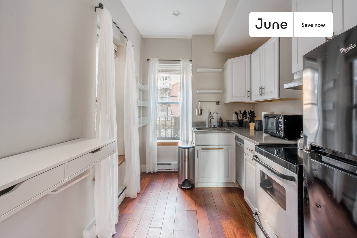 Building Photo - 121 Salem St