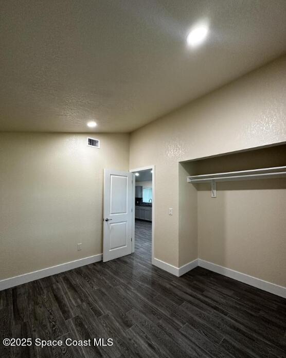 Building Photo - 1153 Carlton Dr