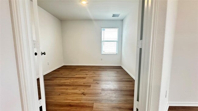 Building Photo - 310 Jeffers