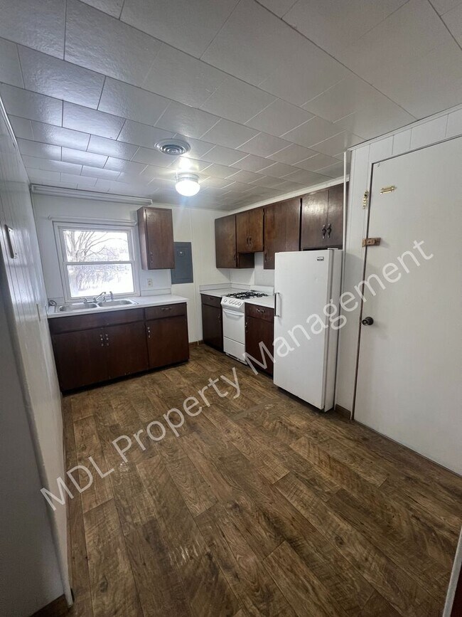 Building Photo - 201 Old Kawkawlin Rd