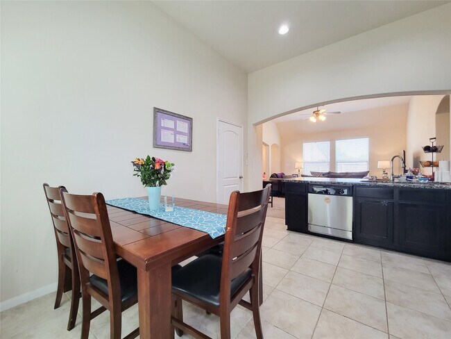 Building Photo - 23603 Villa Lisa Dr