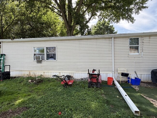 Building Photo - 329 Bahama Cir