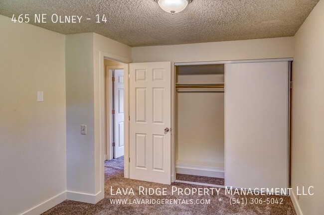 Building Photo - 465 NE Olney-14