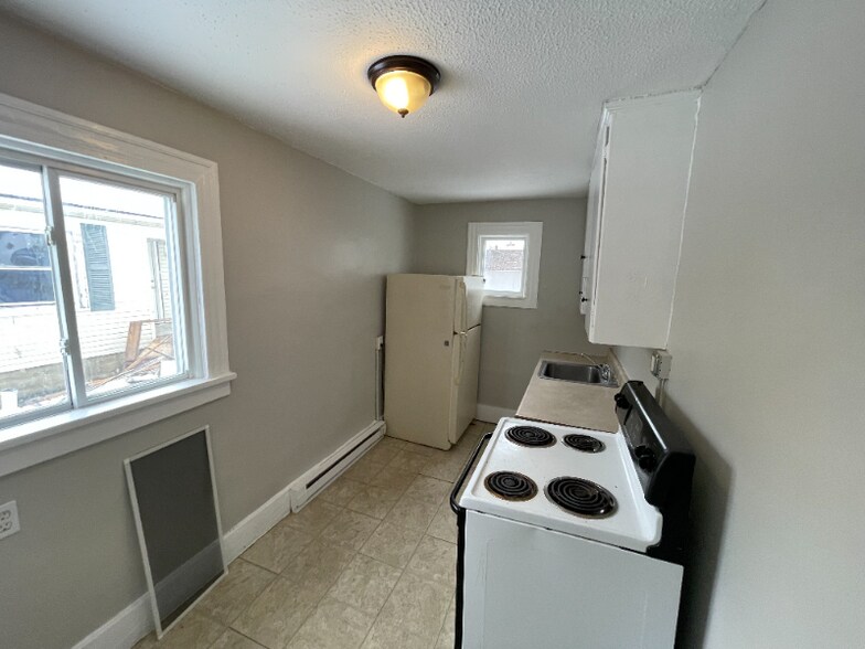 Building Photo - 1322 Brownell Ave