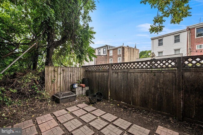 Building Photo - 3126 N 35th St