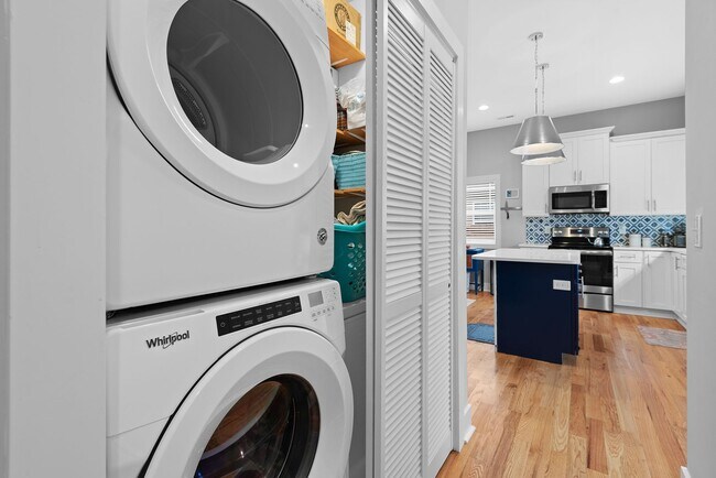 Building Photo - Gorgeous Home near Downtown Durham!