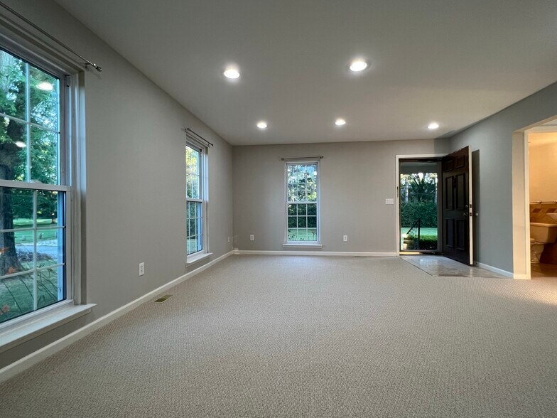 Building Photo - 3306 Alpine Dr