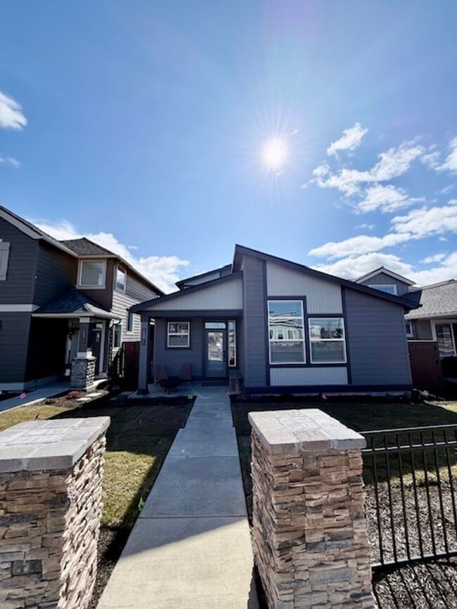 Building Photo - Beautiful Easton 3 Bedroom Home | Primary Suite on Main | Loft + A/C | Community Pools & Amenities