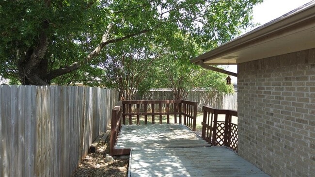 Building Photo - 412 Northern Trail