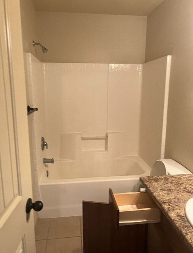 Building Photo - 2747 N Mountain Valley Trl