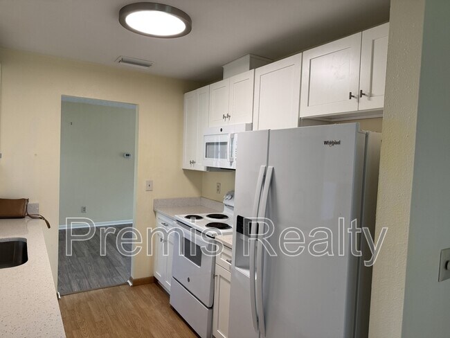 Building Photo - 144 Stafford Cir