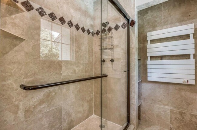 Building Photo - 6307 Deloache Ave