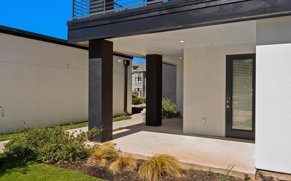 Building Photo - 9701 Spectrum Dr