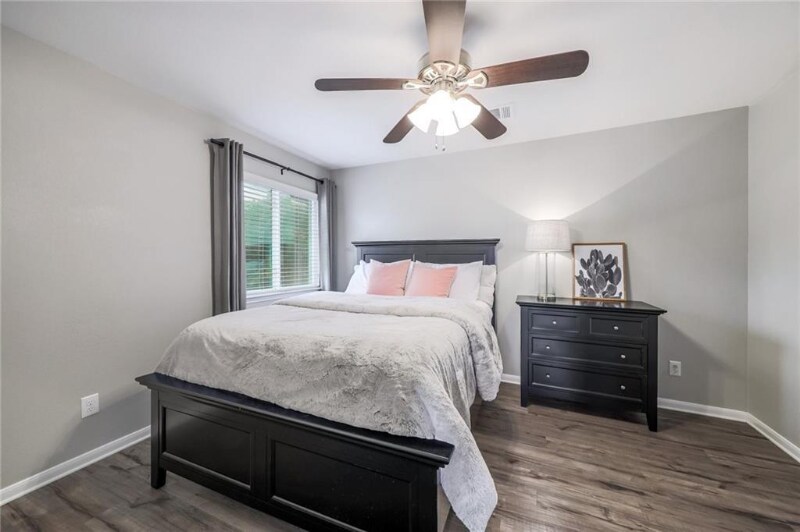 Building Photo - 529 Trinity Bend