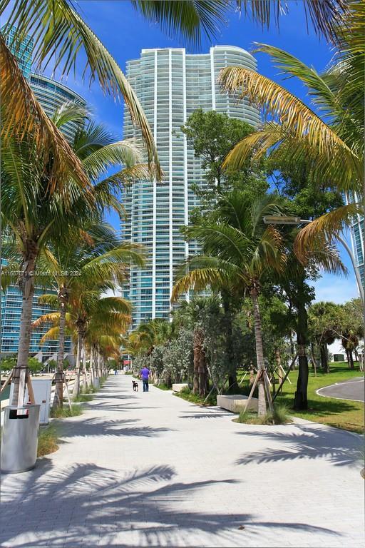 Building Photo - 900 Biscayne Blvd