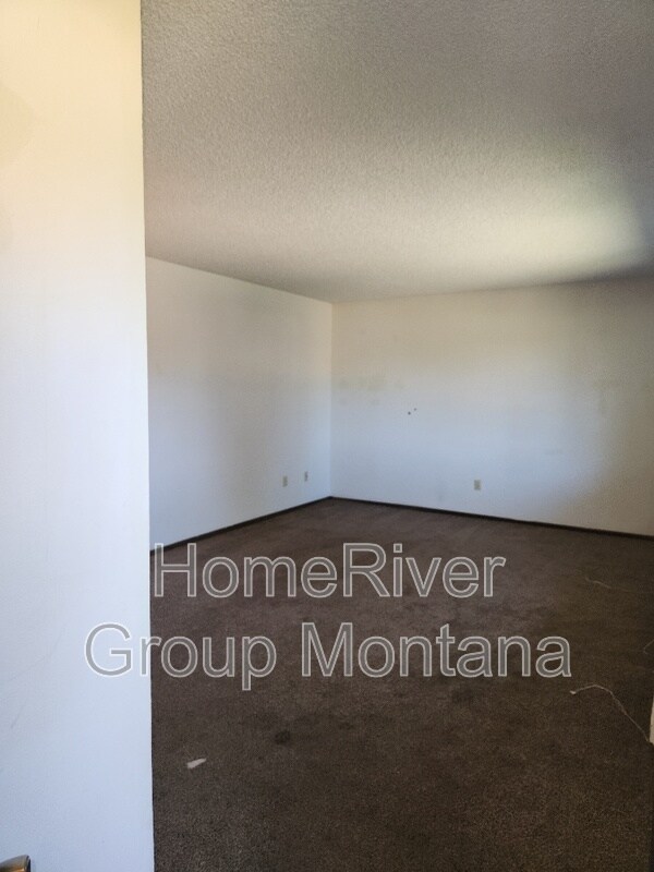 Building Photo - 2139 S 4th St W