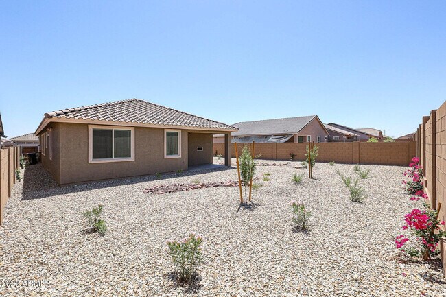 Building Photo - 16554 W Questa Dr