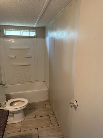 Building Photo - 1921 Arthur Lawrence Dr