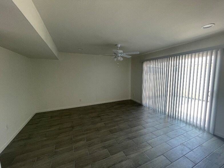 Building Photo - 4613 S Mill Ave