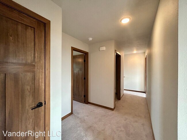 Building Photo - 4 br, 3.5 bath House - 3701 E Siasconset Pl