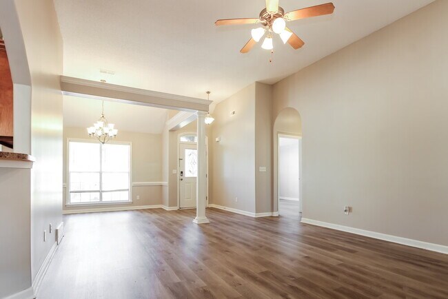 Building Photo - 8785 Oak Grove Blvd