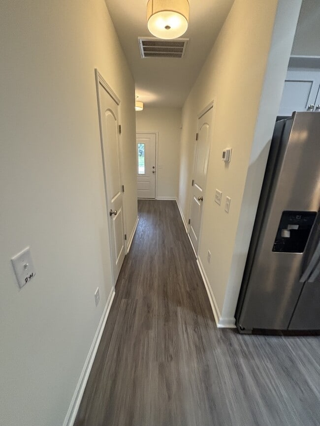 Building Photo - 612 S Blackmon St