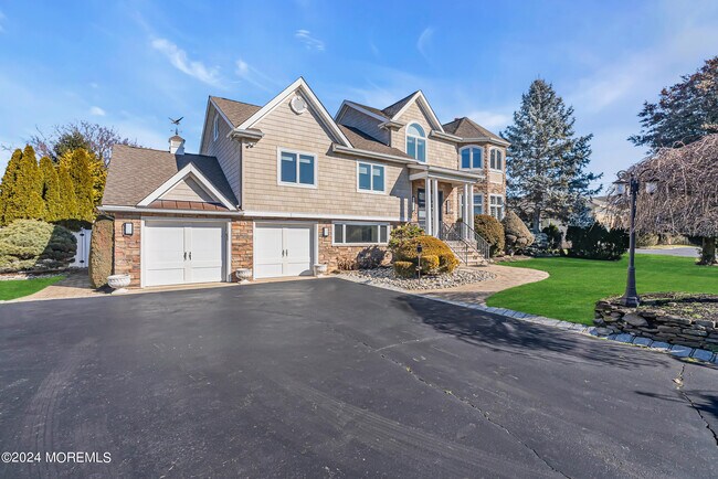 Building Photo - 215 Hollywood Ave