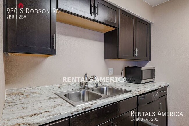Building Photo - Single Level Condo in Gorgeous Bridgewood ...